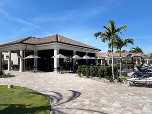 Outdoor dining -  Luxurious condo in Lakewood Ranch National on the Arnold Palmer golf course!!! (Lakewood Ranch)
