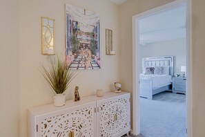 5 室のベッドルーム、インターネット、ベッドシーツ