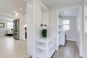 Interior - Sojourn on Duke NEW 3 BR in Alexandria (Alexandria)