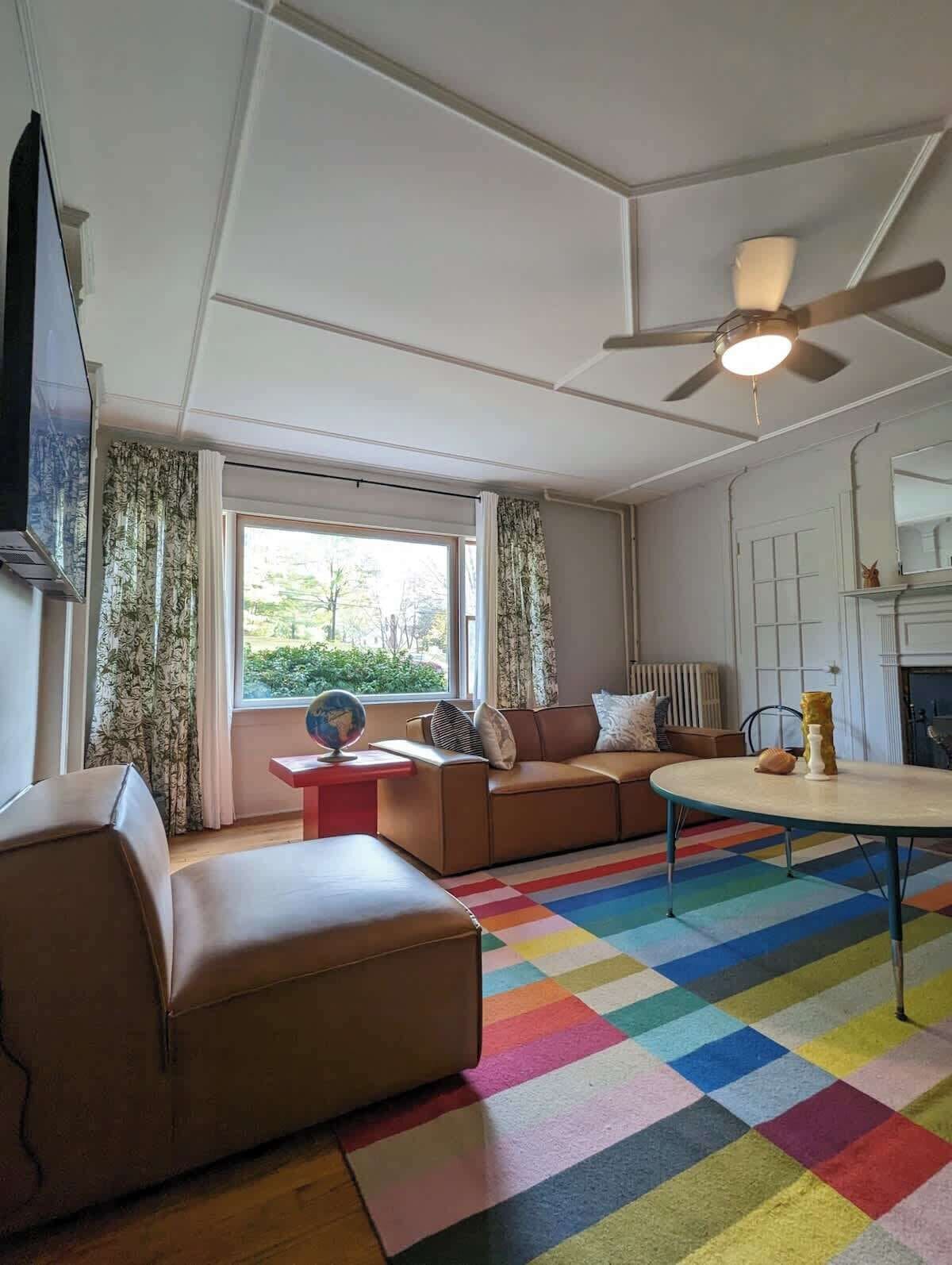 TV, fireplace, offices