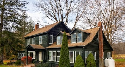 Perfect House In Hillsdale, Brings Friends & Fam