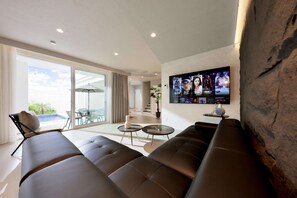Living area - Crystal Villa SHIRARAHAMA BEACH (Shirahama)