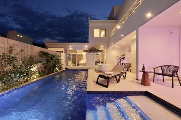 4 habitaciones, decoración personalizada y muebles diferentes