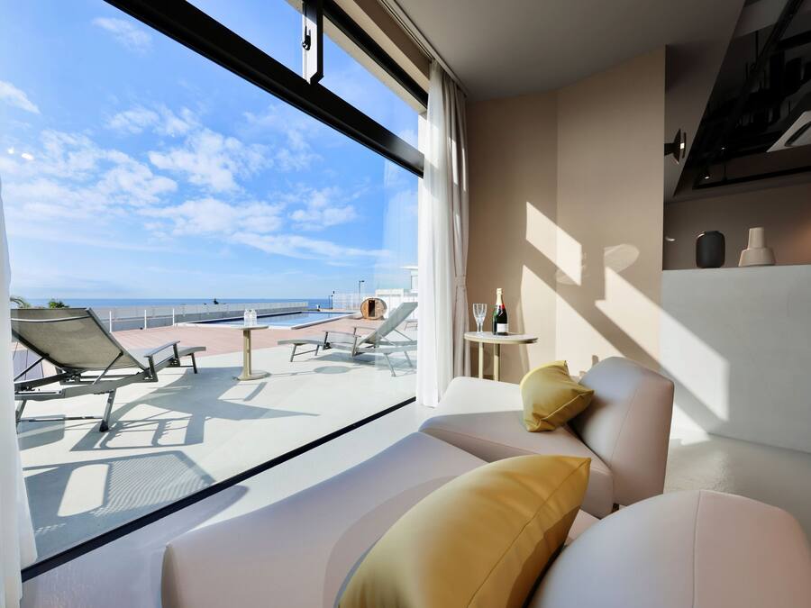 Annex | Individually decorated, individually furnished, desk, blackout drapes