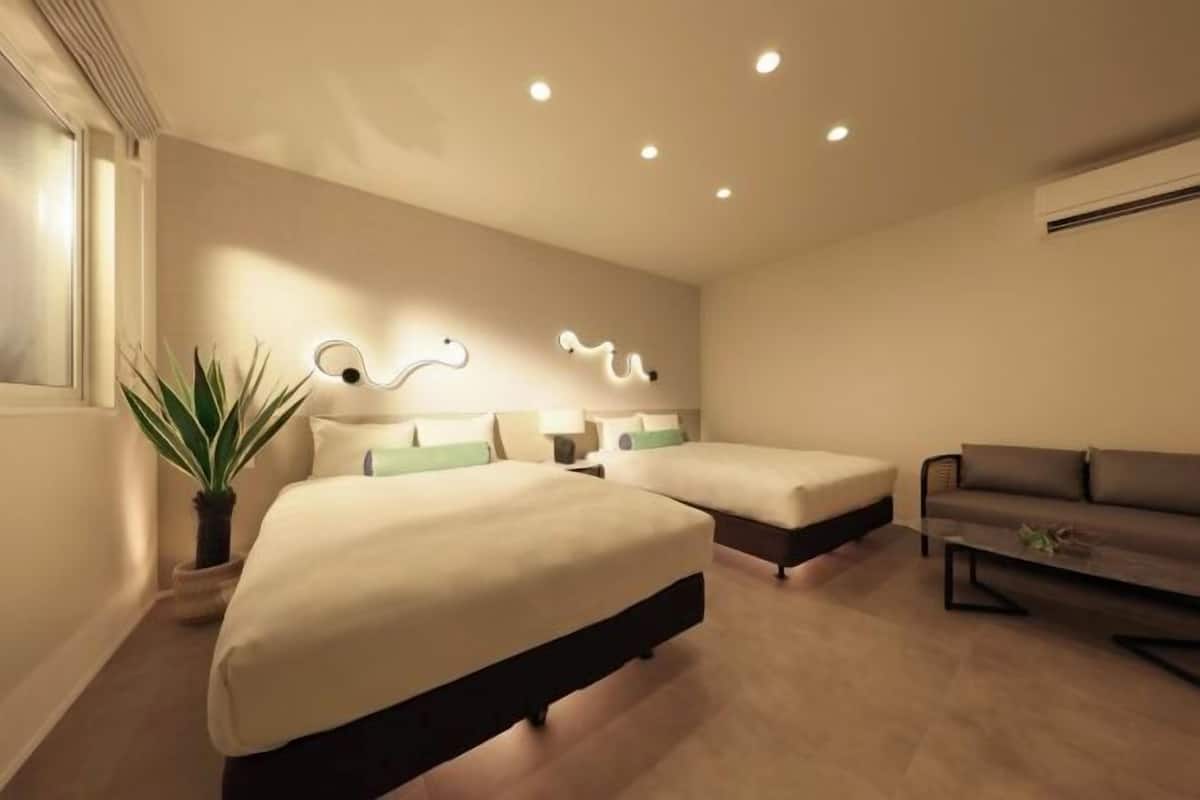 4 habitaciones, decoración personalizada y muebles diferentes