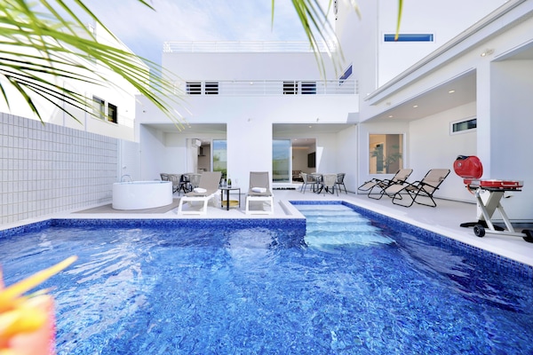 Villa (A) | Individually decorated, individually furnished, desk, blackout curtains