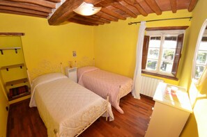 3 camere
