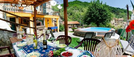 屋外ダイニングエリア