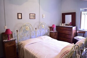 3 bedrooms, iron/ironing board, WiFi