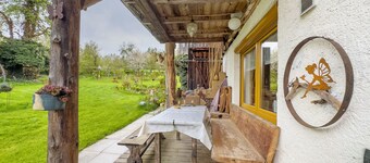 Apartment 'Schneckenhaus' with Shared Garden, Balcony and Wi-Fi