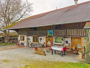 Exterior - Apartment 'Schneckenhaus' with Shared Garden, Balcony and Wi-Fi (Ostrach- Waldbeuren)