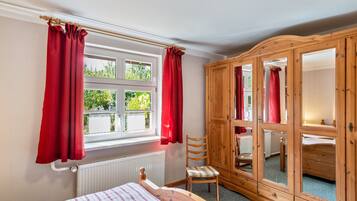 3 bedrooms, free WiFi, bed sheets