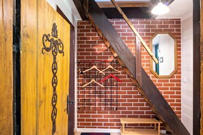 Interior - Holiday Apartment 'Fachwerkferienhaus' with Lake View, Terrace & Wi-Fi (Ulrichshusen)