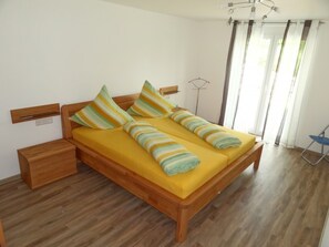 2 bedrooms, iron/ironing board, free WiFi, bed sheets - Vacation apartment Dandelion, 83sqm, 2 bedrooms, max. 4 persons (Ravensburg)