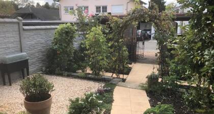 Studio Apartment 'Souterrain' with Shared Terrace, Shared Garden and Wi-Fi