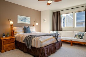 2 bedrooms, free WiFi, bed sheets - 2BR | Valhalla | Whistler Village | Complex Hot Tub | Gas Fireplace | Parking | Gondola Shuttle (Whistler)