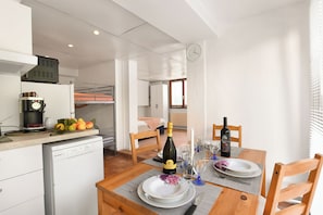 Appartement Standard, plusieurs chambres, en bord de lac (Petit Jardin) | Restauration