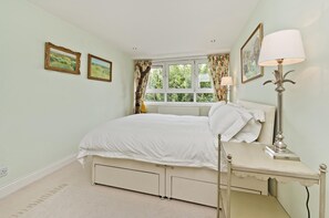 Apartment | 2 bedrooms, Internet