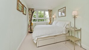 Apartment - Seventies Serenity in London (London)
