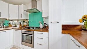 Apartment - Seventies Serenity in London (London)