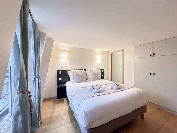 2 habitaciones, escritorio, tabla de planchar con plancha y wifi 