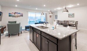 House, Multiple Beds (2127LC- Windsor Island Resort) | Private kitchen - 2127lc- Windsor Island Resort (Davenport)
