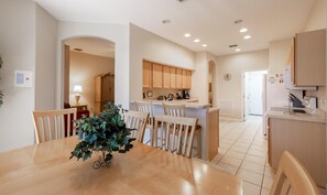 Dining - 246bd-highlands Reserve (Davenport)