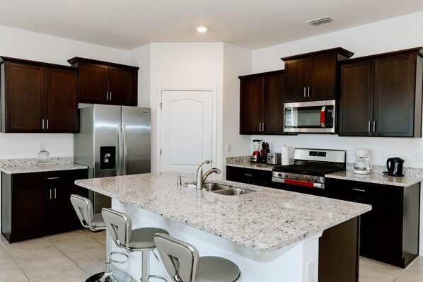 House, Multiple Beds (7600OML-Solterra Resort) | Private kitchen - 7600oml-solterra Resort (Davenport)