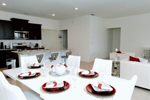 Private kitchen - 7600oml-solterra Resort (Davenport)