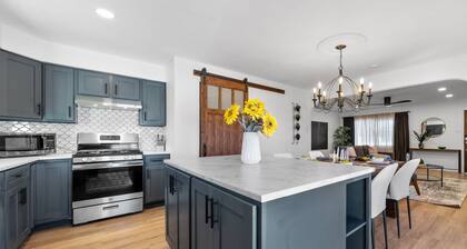 ValleyVibe: Modern Comfort in North Valley - an Irvie Home