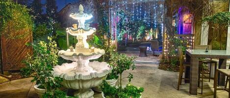 屋外ダイニングエリア