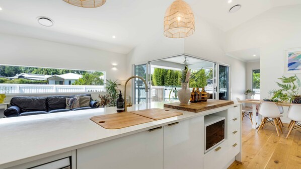 Interior - Bangalow Breeze - Lovely pool - Walk to centre (Bangalow)