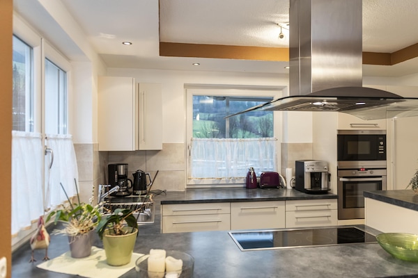 Frigorífic, microones, forn i placa de cuina