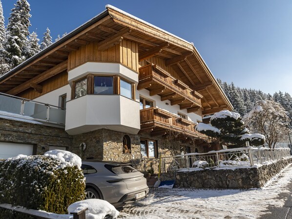 Exterior - Large apartment with sauna, 200m to the ski bus (Itter)