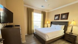 Huoneisto, useita sänkyjä (Unit 1301 - Tuscana Resort) | 3 makuuhuonetta