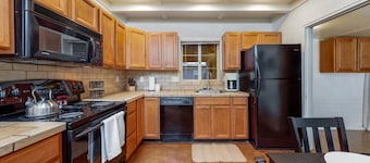 Near TMC / 3 BR & 1 BA / Central / Fenced Yard