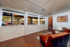 Interior - Near TMC / Central / Fenced Yard / 3 BR & 1 BA (Tucson)