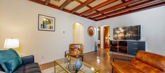 Near TMC / Central / Fenced Yard / 3 BR & 1 BA