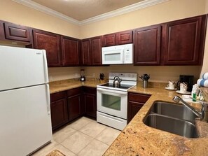 Condo, Multiple Beds (Unit 7308-Tuscana Resort) | Private kitchen - Unit 7308-tuscana Resort (Davenport)