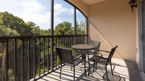 Apartment, Mehrere Betten (Unit 9408- Tuscana Resort) | Speisen im Freien