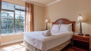 Condo, 2 giư  ờng cỡ queen (Unit 9408- Tuscana Resort)