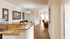Condo, 2 giường cỡ queen (Unit 9408- Tuscana Resort) | Nội thất