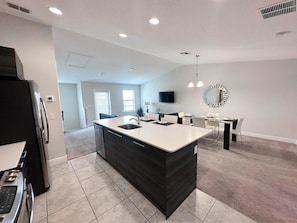 Condo, Multiple Beds (117KB - Balmoral Resort) | Private kitchen - 117kb - Balmoral Resort (Haines City)