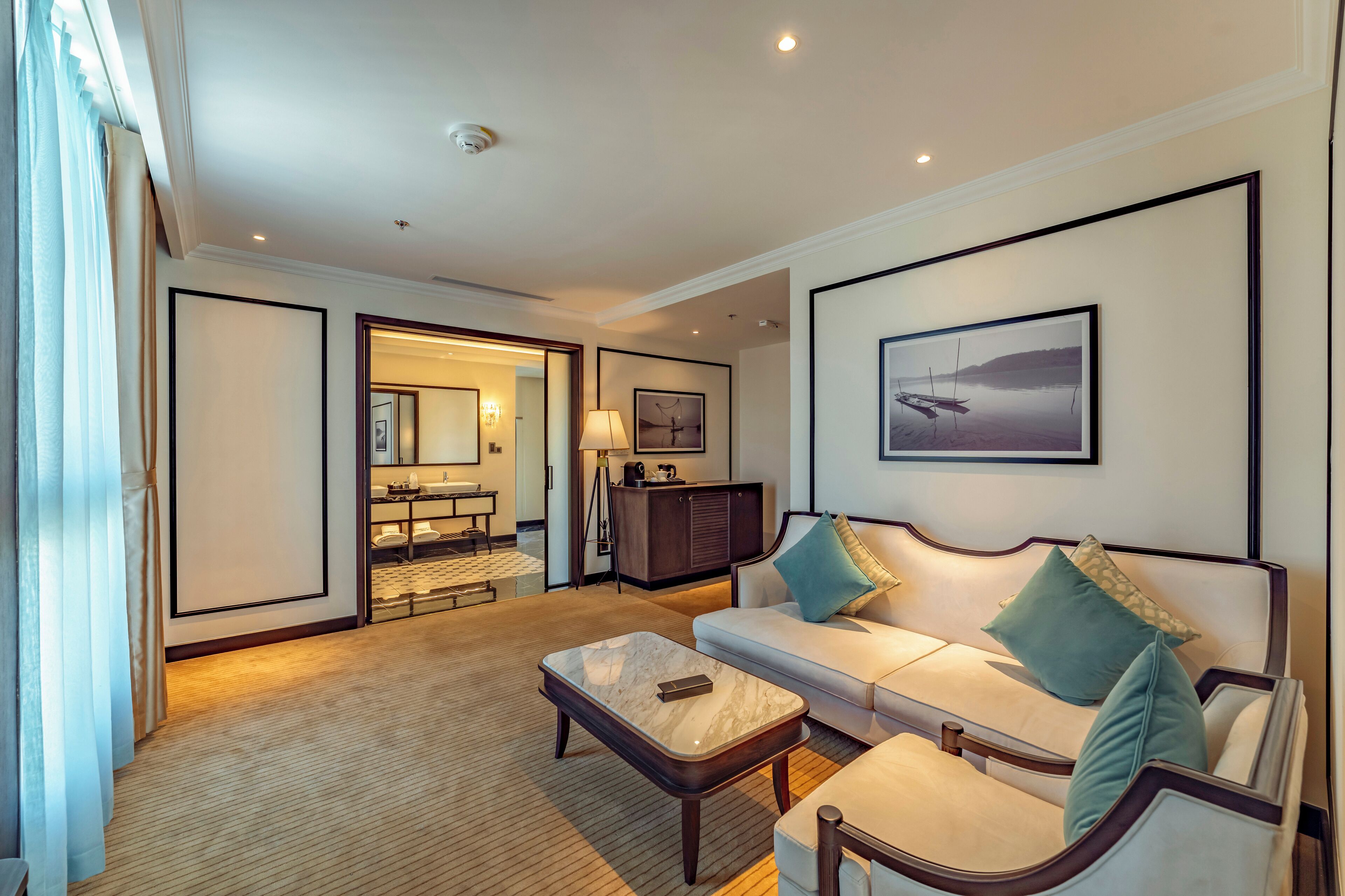 Executive Suite, Non Smoking | In-room safe, desk, blackout curtains, free cots/infant beds