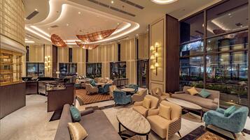 Lobby-lounge