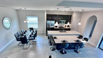 House, Multiple Beds (211MCV - Balmoral Resort) | Private kitchen