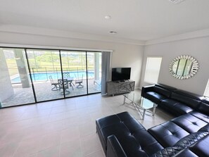 House, Multiple Beds (Balmoral Resort-226MCV) | Living area - Balmoral Resort-226mcv (Haines City)
