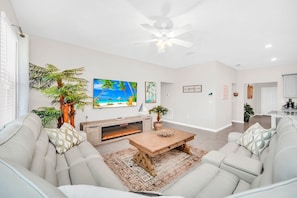 House, Multiple Beds (7704OML-Solterra Resort) | Living area - 7704oml-solterra Resort (Davenport)