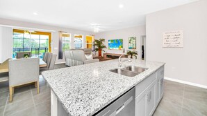Hus, flere senger (7704OML-Solterra Resort) | Innvendig