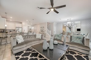 House, Multiple Beds (9043SID-The Retreat at ChampionsGate) | Private kitchen - 9043sid-the Retreat at Championsgate (Davenport)